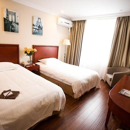 Greentree Inn Anhui Wuhu Zhongshan Road Pedestrian Street Express Hotel Екстер'єр фото