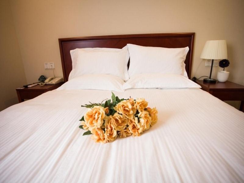 Greentree Inn Anhui Wuhu Zhongshan Road Pedestrian Street Express Hotel Екстер'єр фото