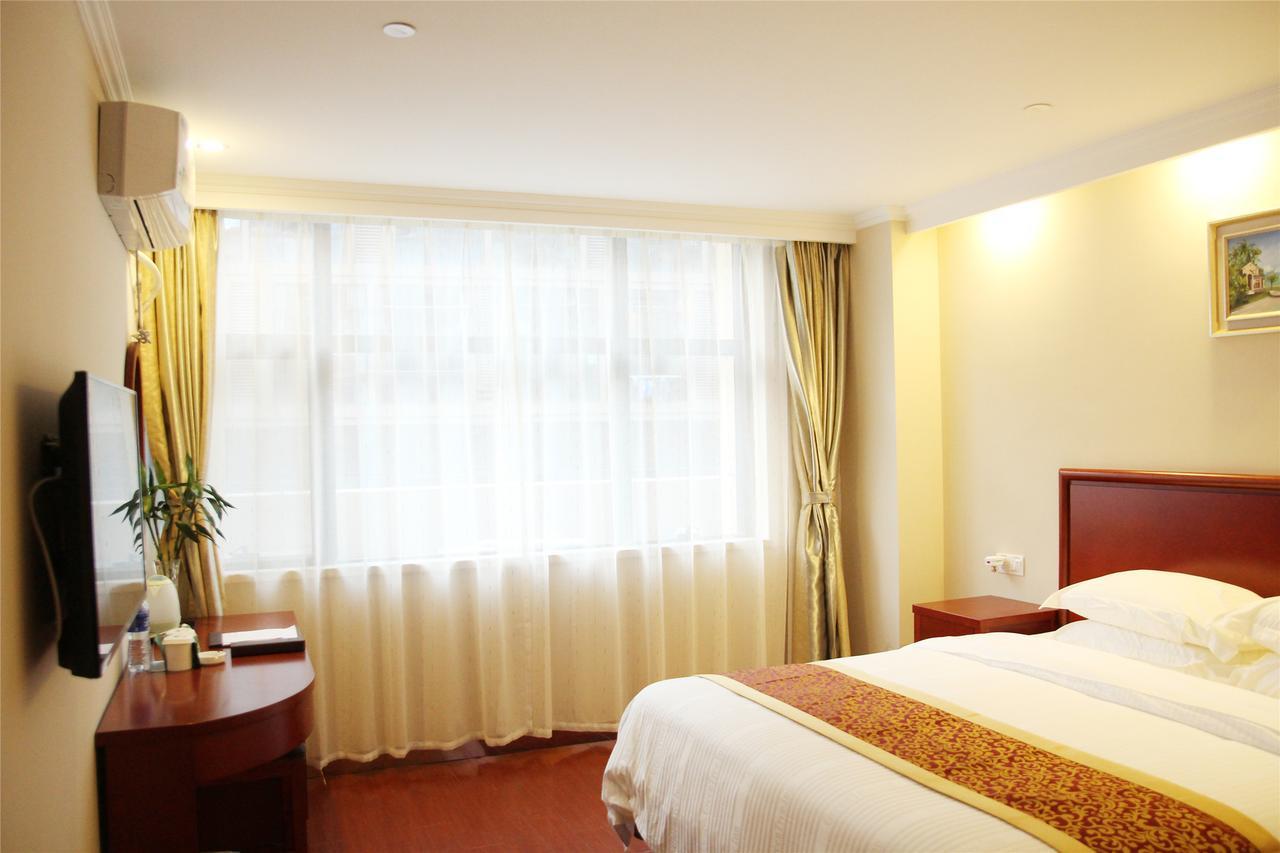 Greentree Inn Anhui Wuhu Zhongshan Road Pedestrian Street Express Hotel Екстер'єр фото
