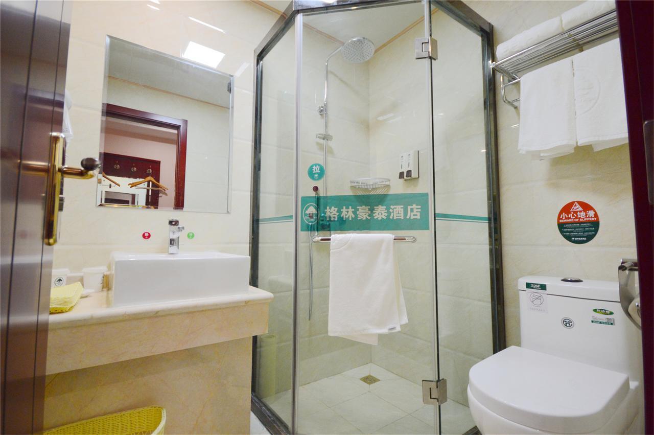Greentree Inn Anhui Wuhu Zhongshan Road Pedestrian Street Express Hotel Екстер'єр фото