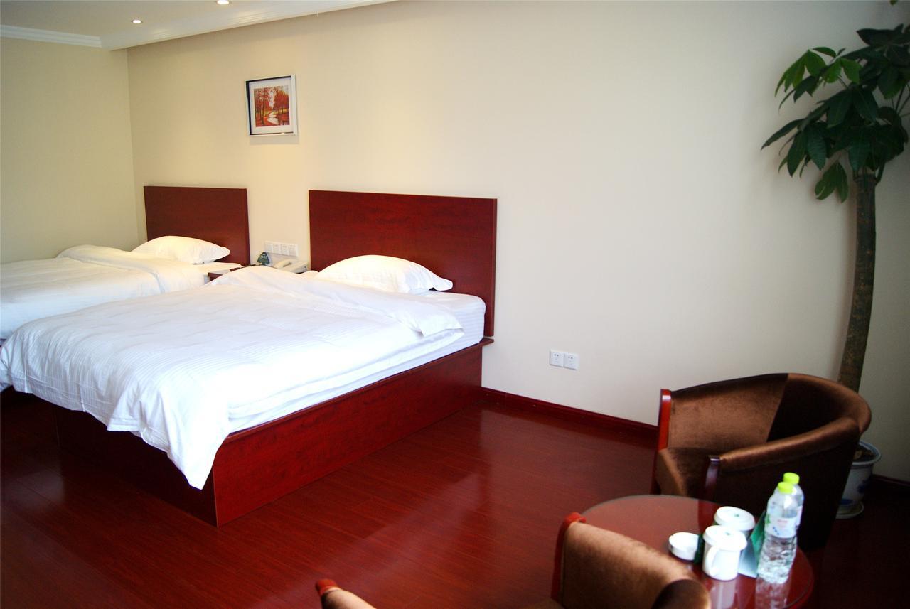 Greentree Inn Anhui Wuhu Zhongshan Road Pedestrian Street Express Hotel Екстер'єр фото