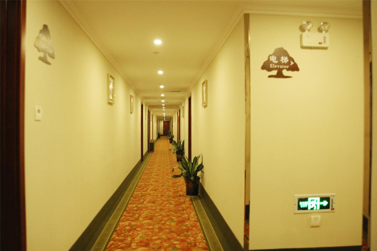 Greentree Inn Anhui Wuhu Zhongshan Road Pedestrian Street Express Hotel Екстер'єр фото