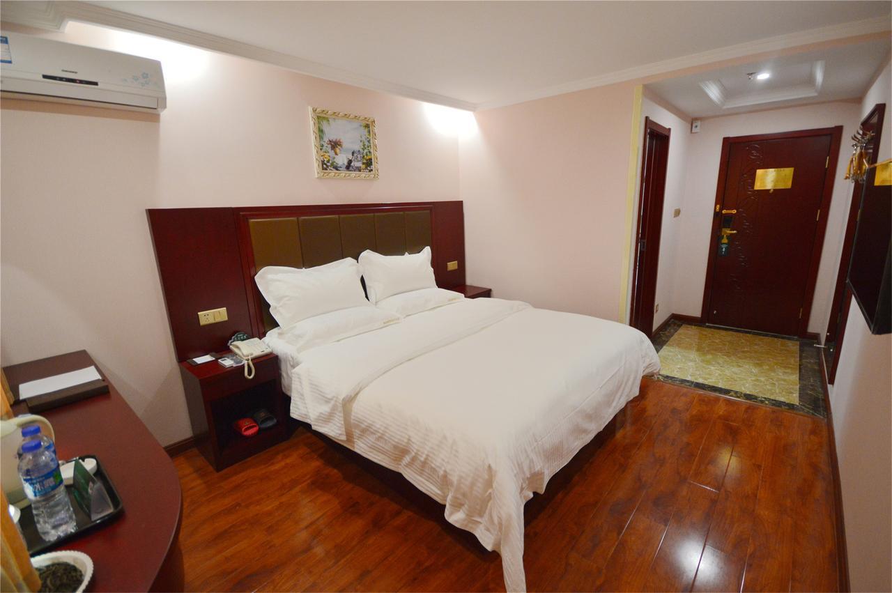 Greentree Inn Anhui Wuhu Zhongshan Road Pedestrian Street Express Hotel Екстер'єр фото