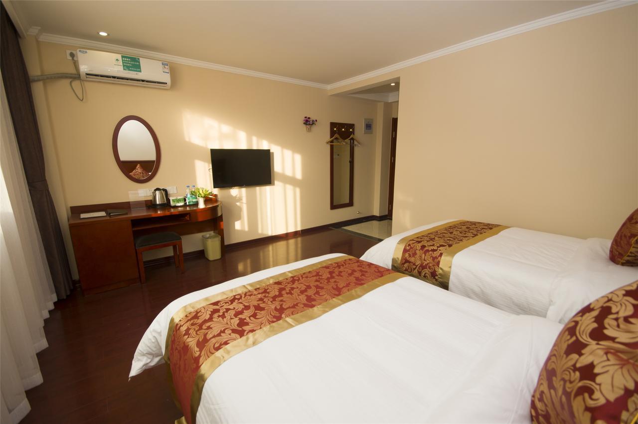 Greentree Inn Anhui Wuhu Zhongshan Road Pedestrian Street Express Hotel Екстер'єр фото
