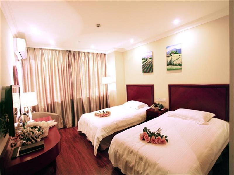 Greentree Inn Anhui Wuhu Zhongshan Road Pedestrian Street Express Hotel Екстер'єр фото